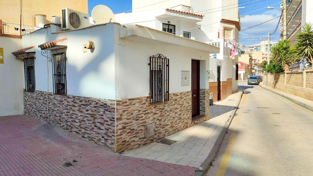 Weekend Beach Small House - Alojamientos La Torre Torre Del Mar Bagian luar foto
