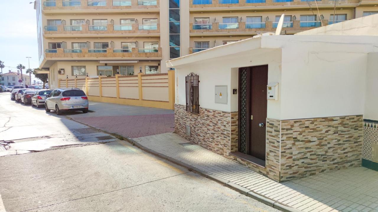 Weekend Beach Small House - Alojamientos La Torre Torre Del Mar Bagian luar foto