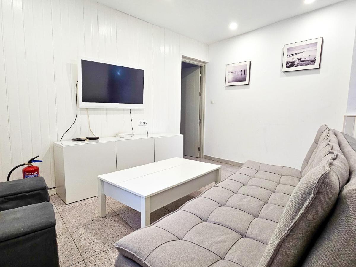 Weekend Beach Small House - Alojamientos La Torre Torre Del Mar Bagian luar foto